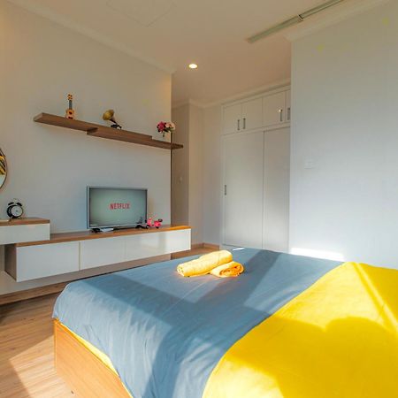 Central Apartments - Vinhomes Central Park, Landmark 81 Area & Ice Skating Rink โฮจิมินห์ซิตี้ ภายนอก รูปภาพ