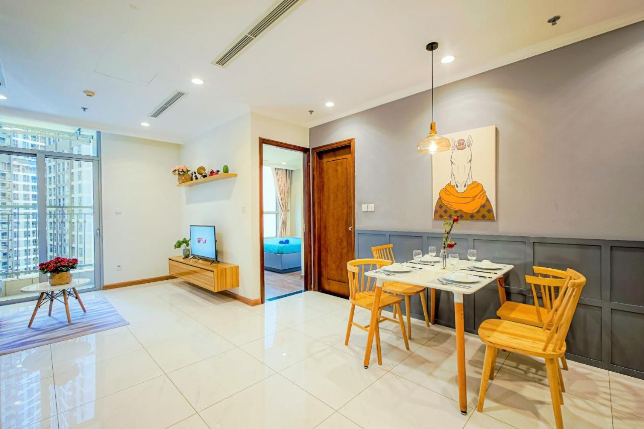 Central Apartments - Vinhomes Central Park, Landmark 81 Area & Ice Skating Rink โฮจิมินห์ซิตี้ ภายนอก รูปภาพ